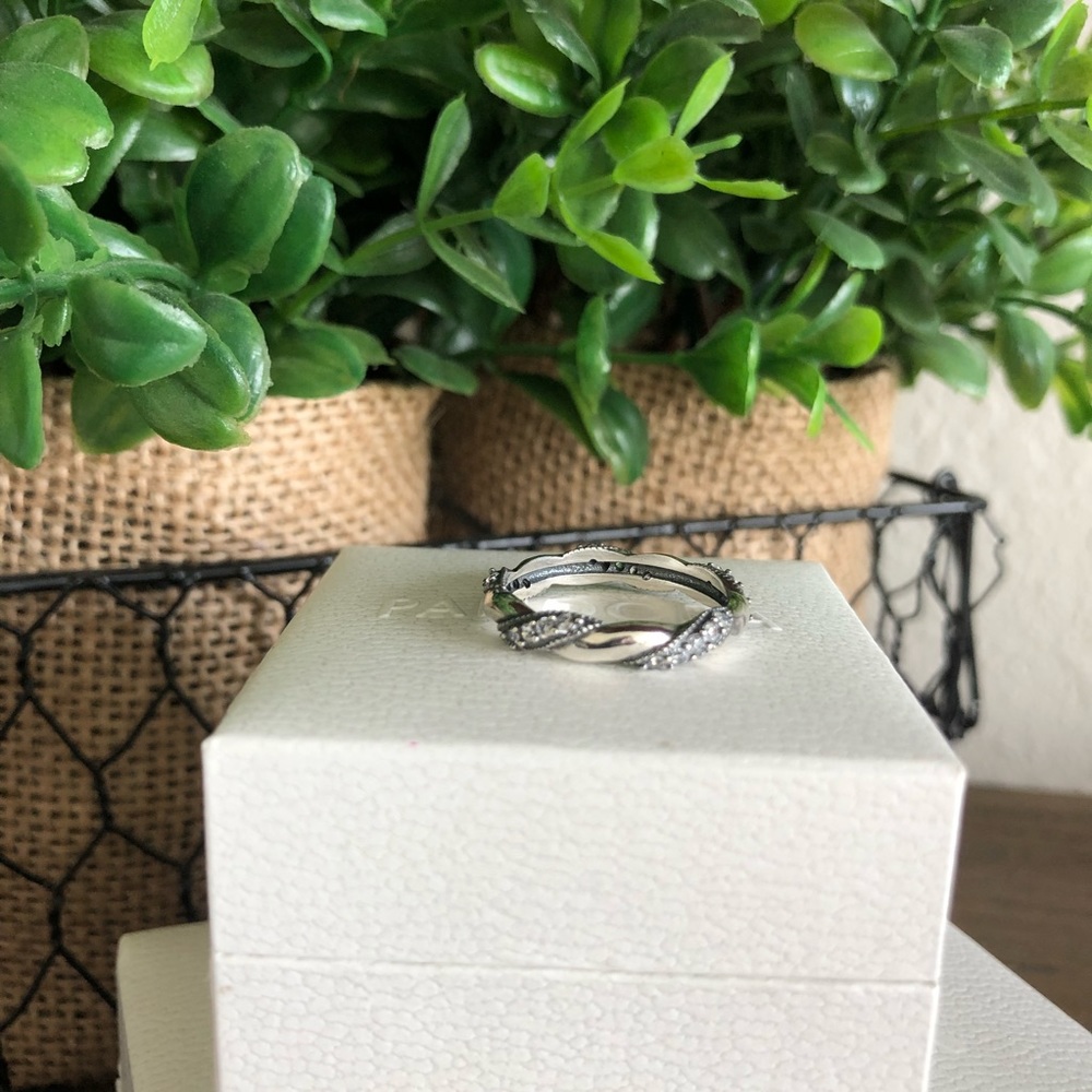 Pandora Ribbon Of Love Ring - NEW - Picture 4 of 5